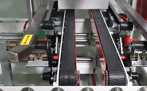 一字型自動封箱機,一字型封箱機設(shè)備,封箱機