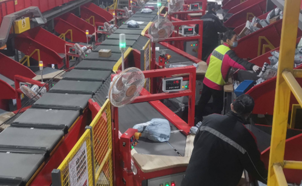 DWS包裹稱重掃描測(cè)體積設(shè)備,動(dòng)態(tài)DWS物流設(shè)備,物流快遞分揀設(shè)備,佼佼者自動(dòng)化