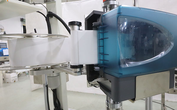 實(shí)時(shí)打印貼標(biāo)機(jī),自動(dòng)貼標(biāo)設(shè)備,即時(shí)打印貼標(biāo)機(jī)